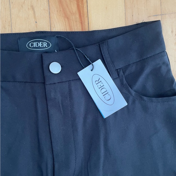 Black pants with trim ♥️ - Picture 2 of 3